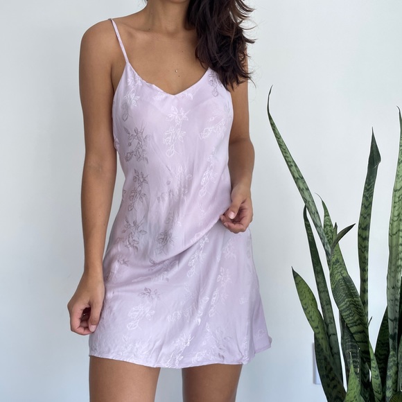 Vintage Dresses & Skirts - Vintage Lord & Taylor 100% silk jacquard floral chemise slip dress in lilac